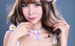 掀开奶罩边吃边摸娇喘H片